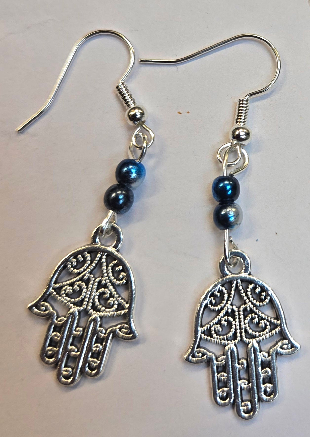 Hamsa Danglers